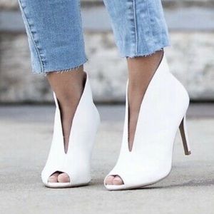 Christian Siriano White Izzi High Vamp Shootie Heels